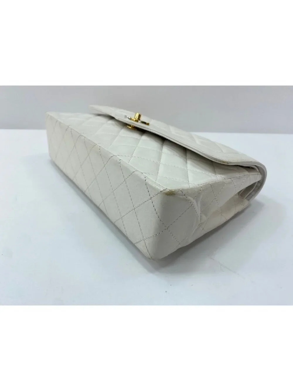 Chanel Shoulder Bag Lambskin Quilted 25